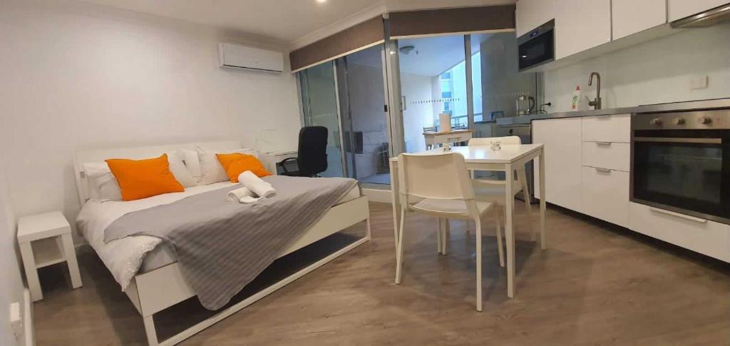 City East Apartment | Dana-Cozy Studio with Shared Entry in the City