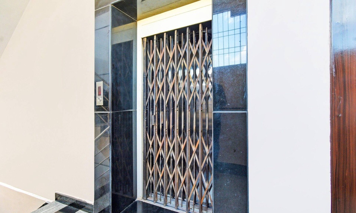 Kurnool House | Deluxe Nagamayuri Grand