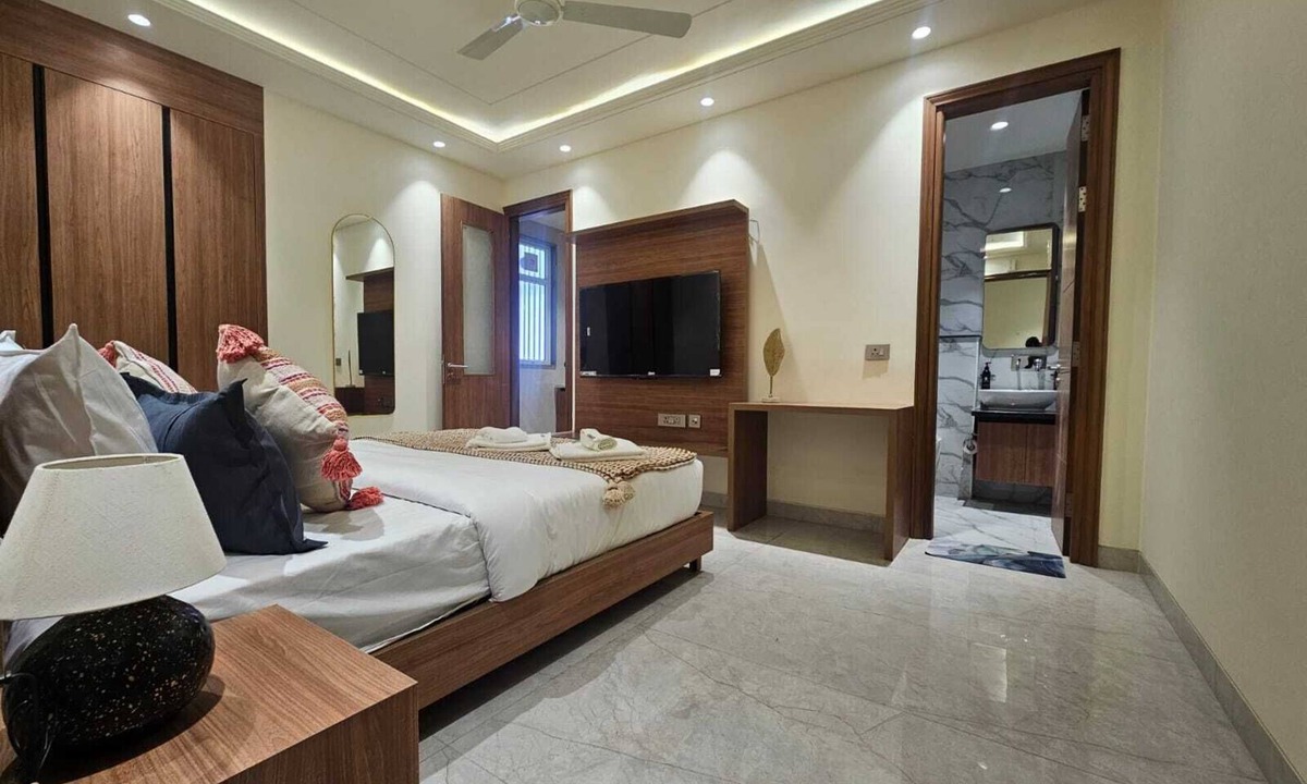 Gurugram Hotel | Deluxe Studio Room with Kitchenette