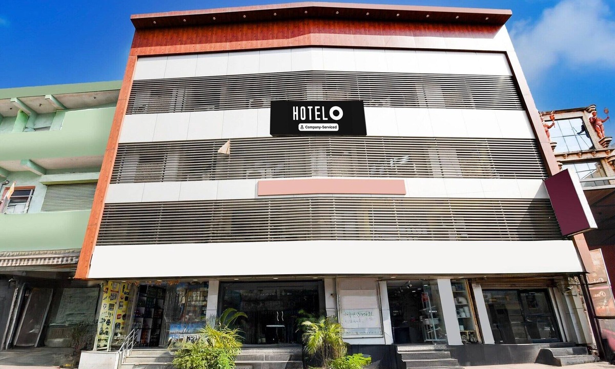 Raipur House | DeluxeHotel Okasu Railway Station