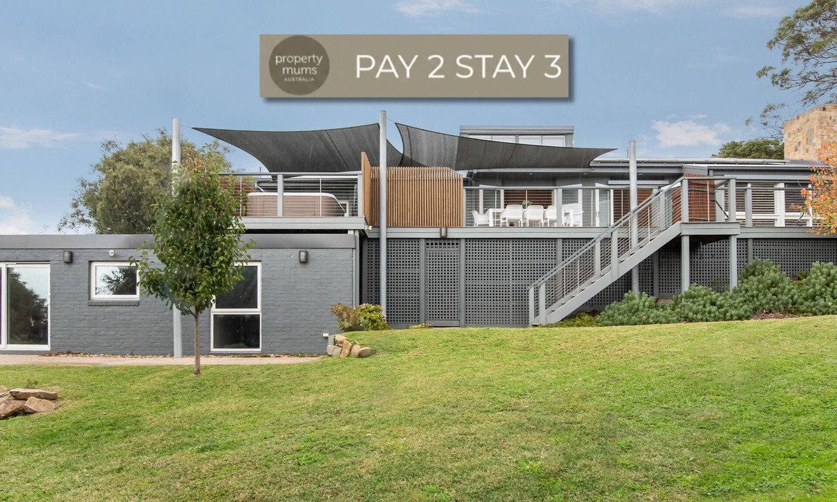 Mount Martha House | Devon Mt Martha Escape with Spa and Views