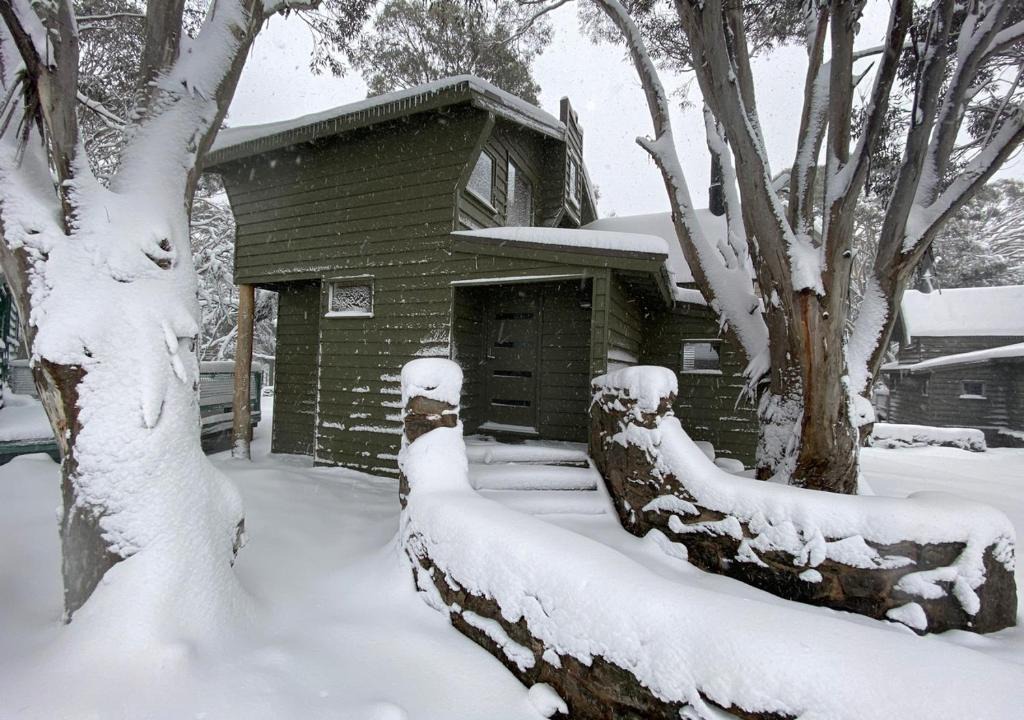 Dinner Plain Ski Chalet | Diamantina