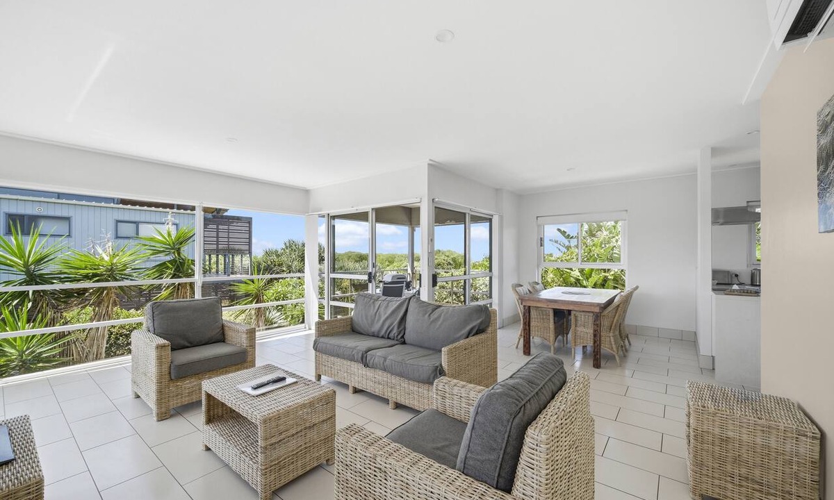 Diamond Beach Apartment | Diamond Beach Beachfront Family Apt