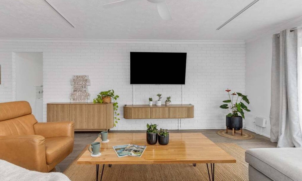 Bogangar House | Dream beachside escape, three-minute walk from the stunning Cabarita Beach.