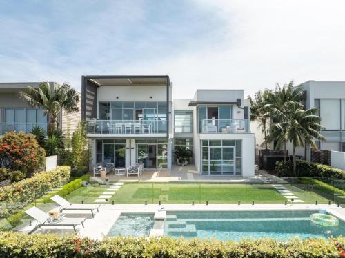 Magenta Shores House | Drift Magenta