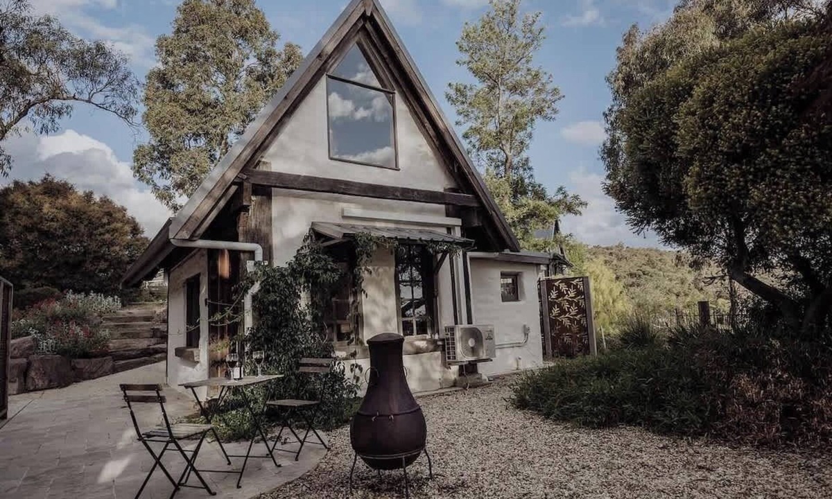 Smiths Gully Cottage | Duck'n Hill Cottage (& EV charge station)