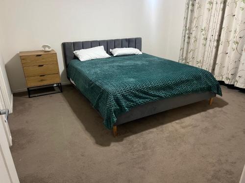 Redbank Plains House | Easy Access accomodation