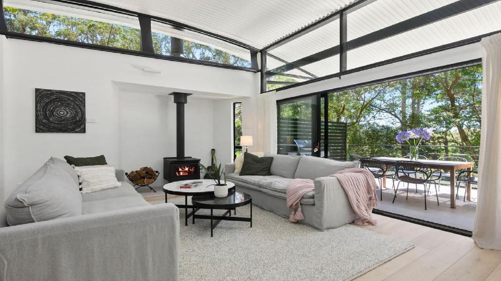 Macmasters Beach House | Elegant Abode Only Moments To Macmasters Beach