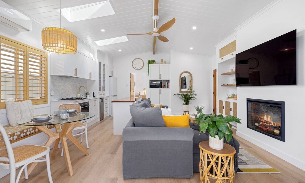 Coffs Harbour Villa | Ellie's Holiday Escape, Pool, Pets, Designer Villa