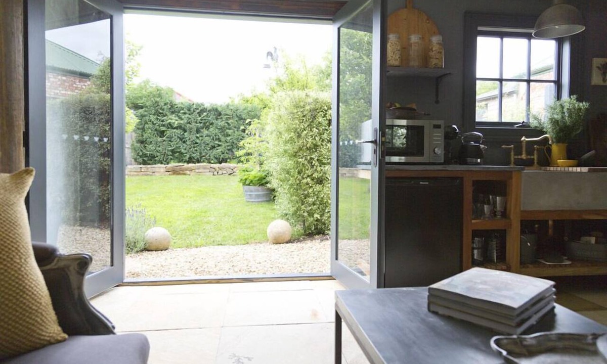 Oatlands Bed & Breakfast | Elm Cottage Barn