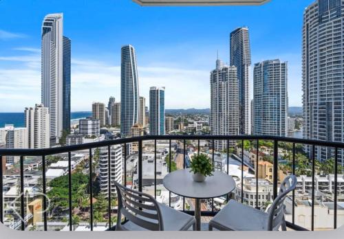 Surfers Paradise Apartment | Emerald Sky Retreat