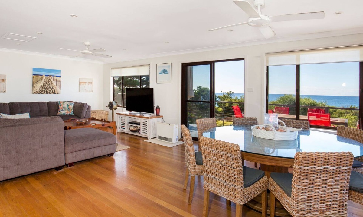 Culburra Beach House | Endless Summer - Pet Friendly Absolute Beachfront