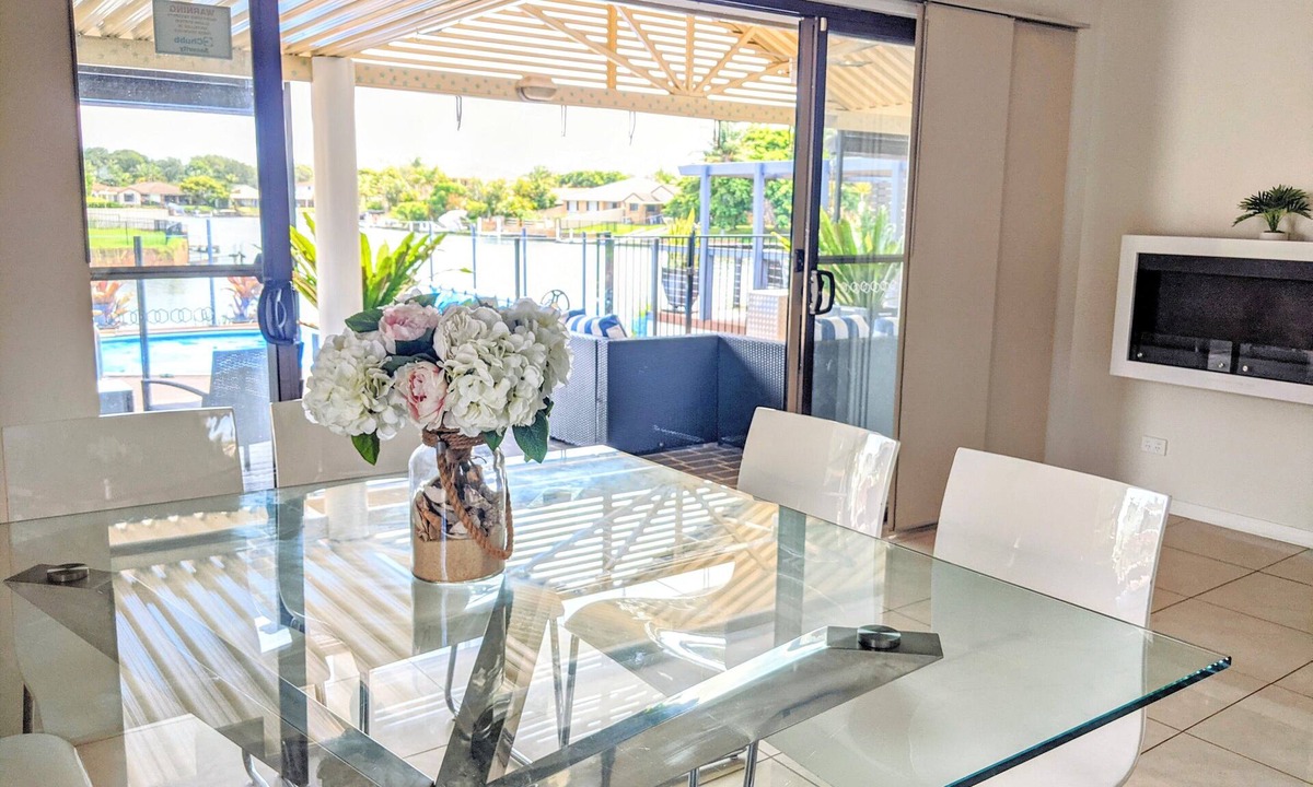 Forster House | Entire Waterfront Home, Fishing Wharf & Private Pool