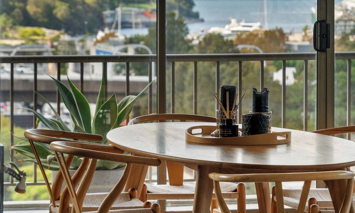 Woolloomooloo Apartment | Exclusive 2BR Living with Pool, Sauna & Spa Access