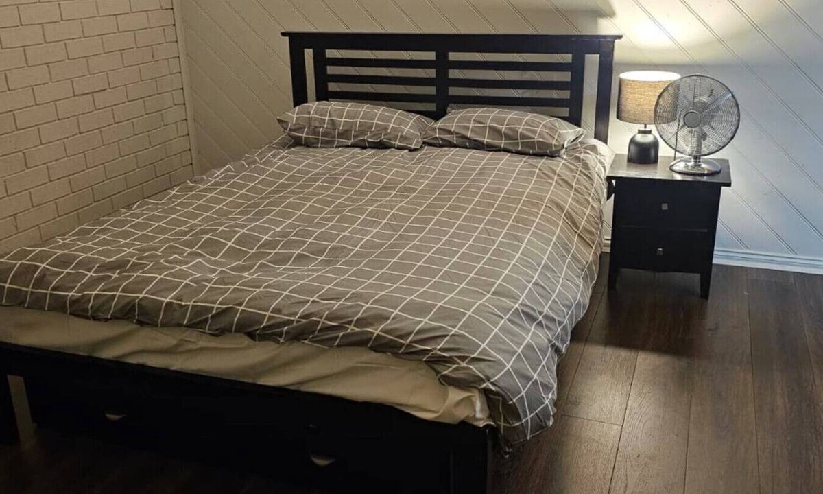 Brunswick East House | Exec Suite (Workaholics Paradise)