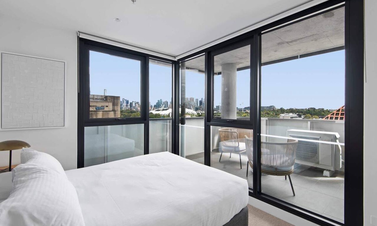 Cremorne Apartment | Executive 2-Bed Apartment with Views, Gym and Spa