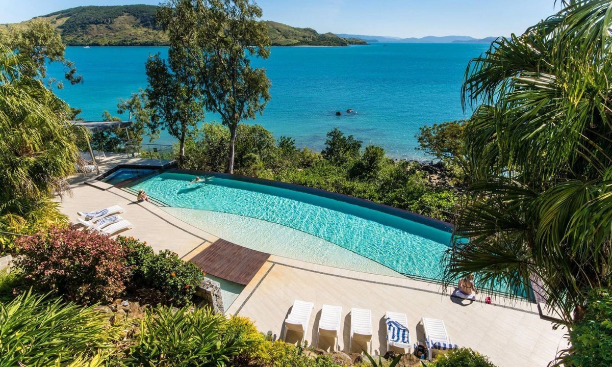 Hamilton Island Villa | Experience the ultimate oceanfront holiday at Villa 5 The Edge Hamilton Island