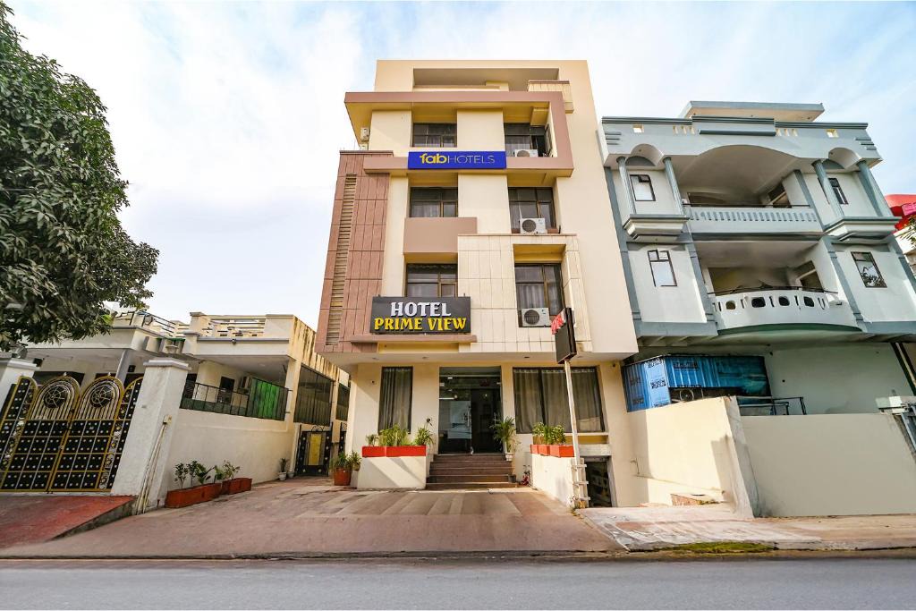 Malviya Nagar Hotel | FabHotel Aayansh