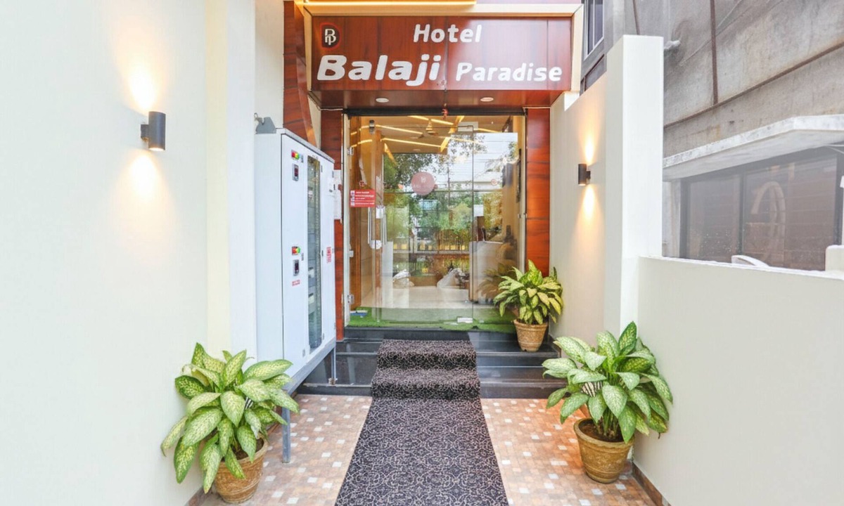 Rau Hotel | FabHotel Balaji Paradise - ALLEN Career Institute