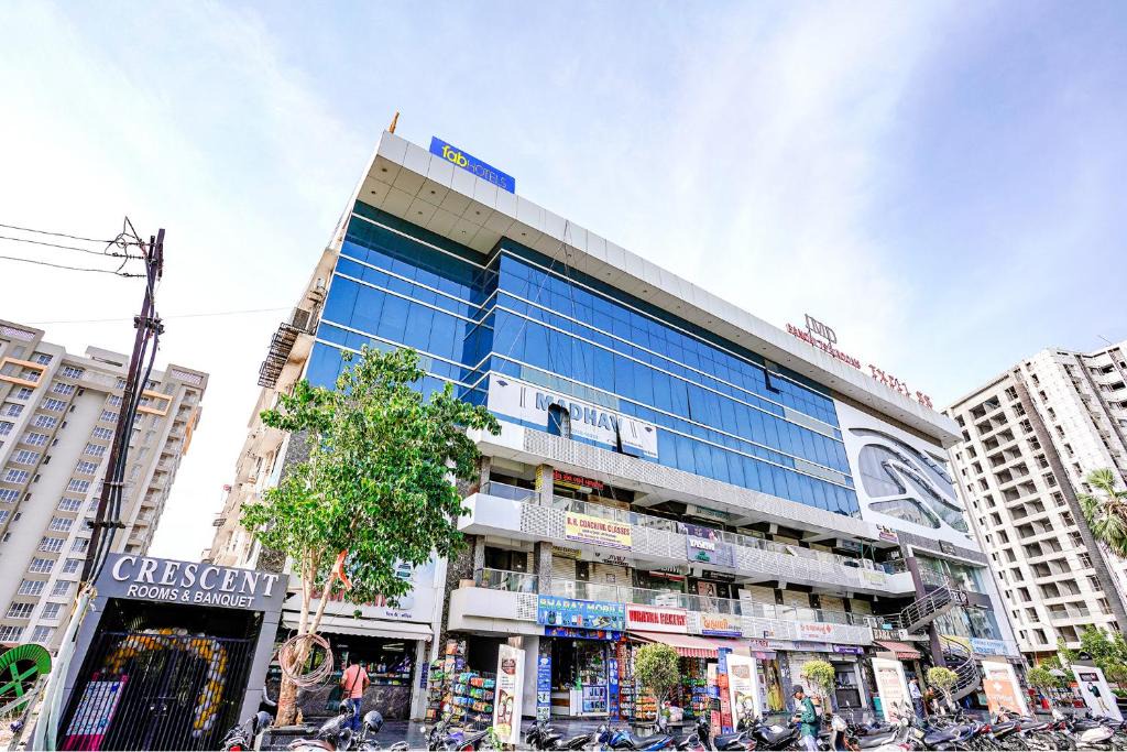 Surat Hotel | FabHotel Crescent