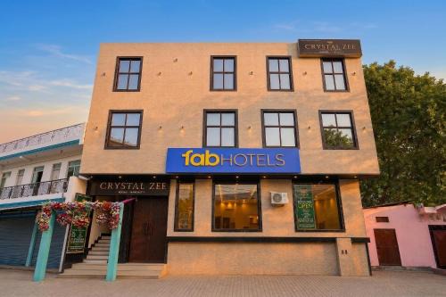 Kanpur Hotel | FabHotel Crystal Zee
