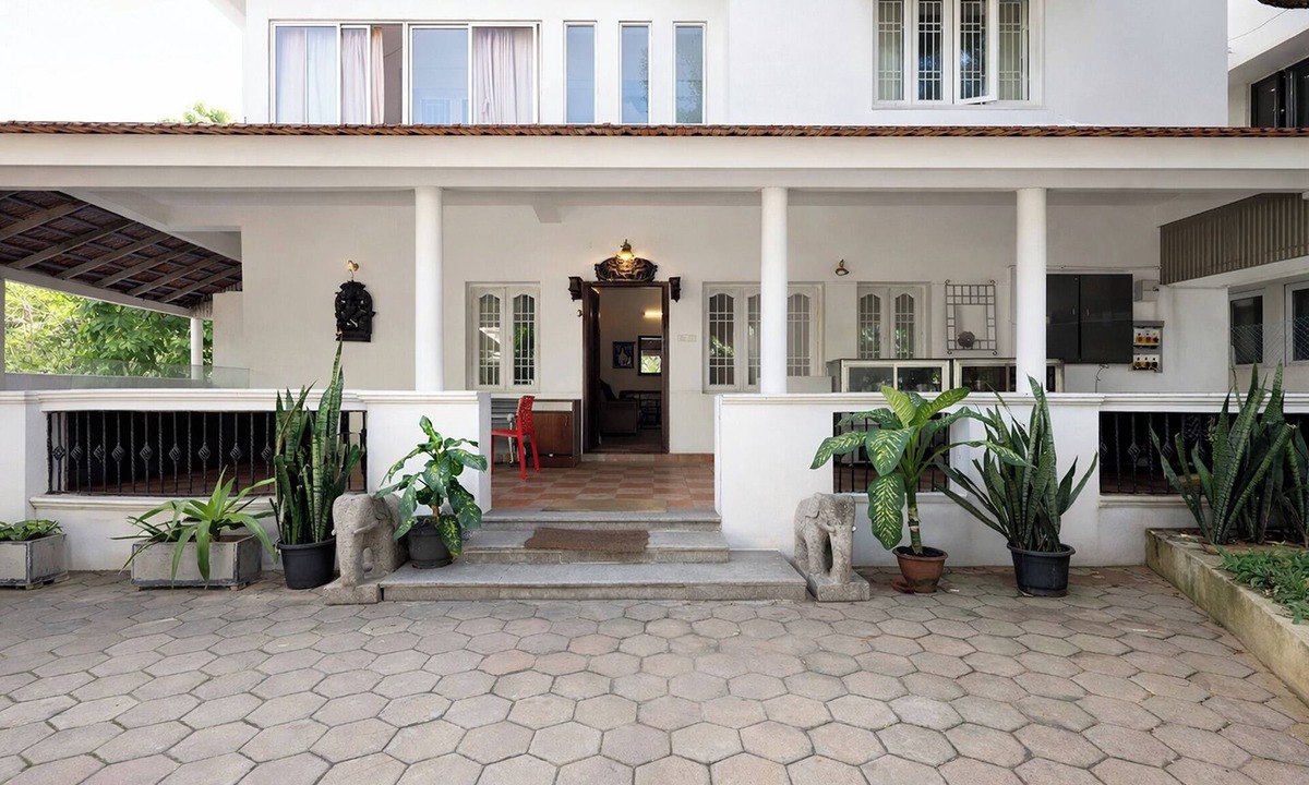 Mylapore Tiruvallikk Hotel | Fabhotel Disha Inn