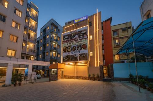 Phase 1 Hotel | FabHotel Empire Executive - Nr HINJEWADI PHASE 1