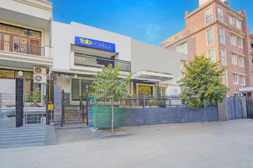 Sector 70 Hotel | FabHotel HM Residency