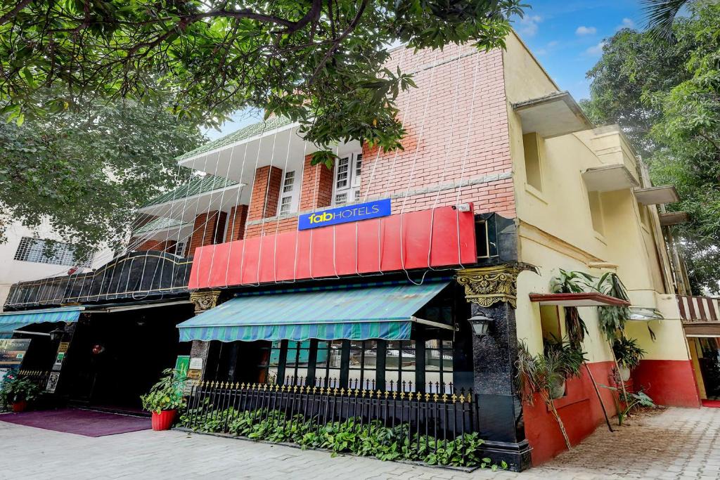 T Nagar Hotel | FabHotel Kences Inn