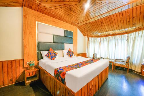 Manali Villa | FabHotel Mountain View Cottage
