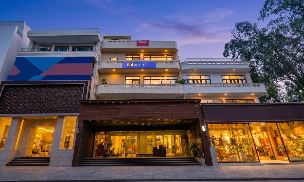 Pashim Vihar Hotel | Fabhotel Park View