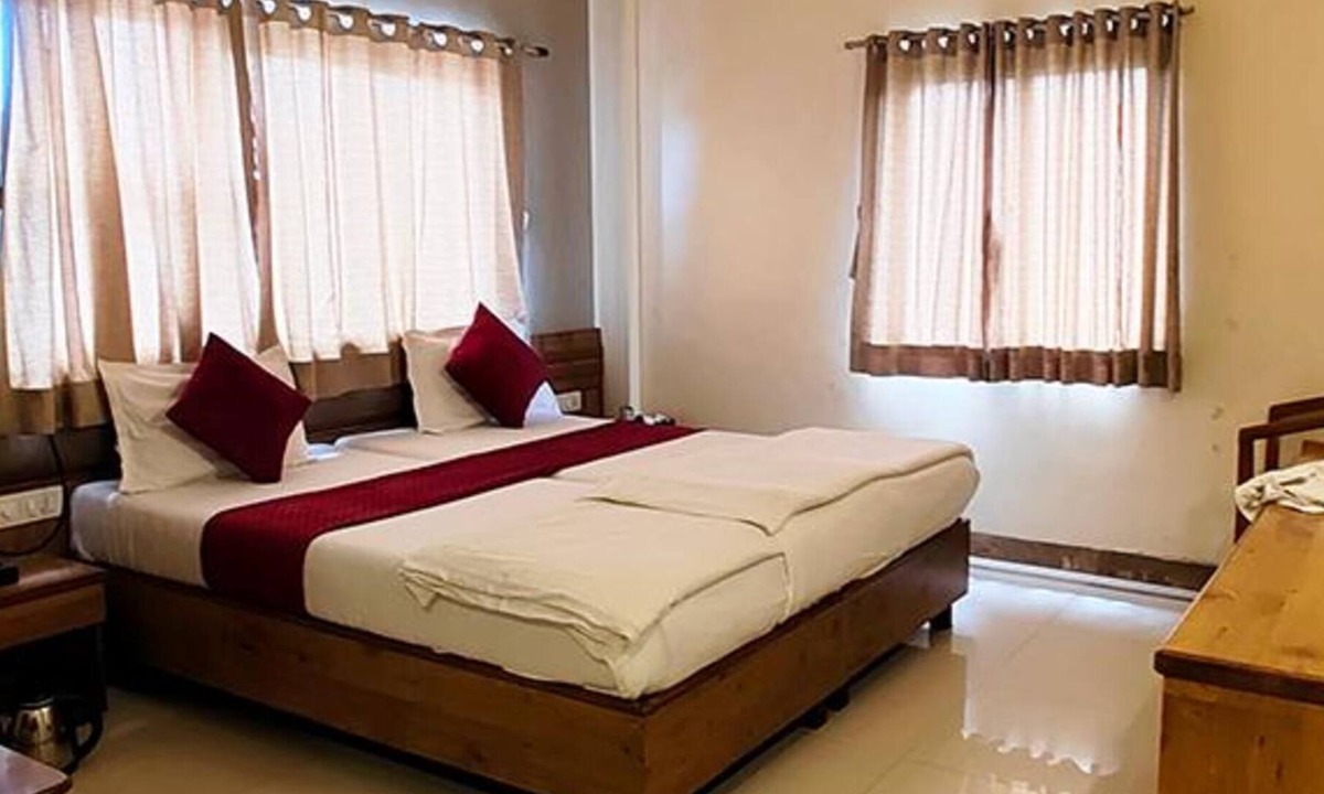 Alandi Hotel | Fabhotel Ramesh Inn