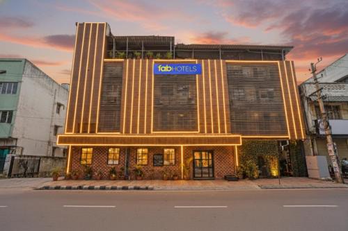 Mira Road East Hotel | FabHotel Springs Lodging - Meera Road