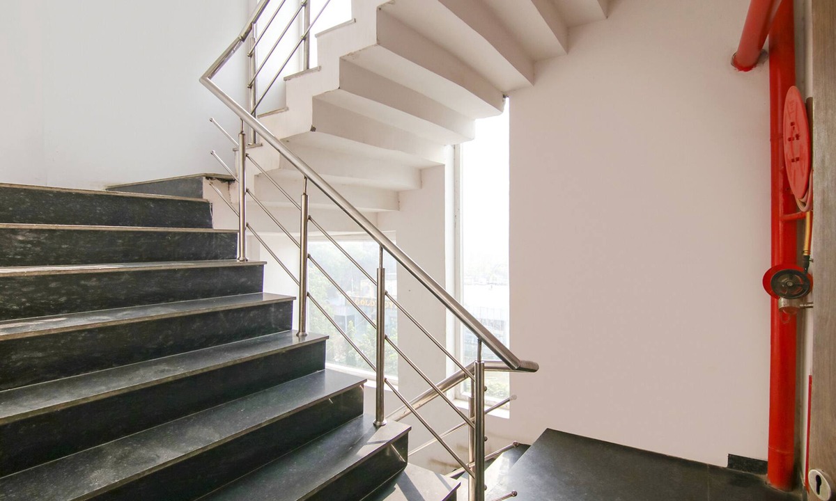 Jasola Hotel | Fabhotel Ssensse