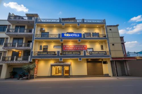 New Delhi Hotel | FabHotel Z Heart