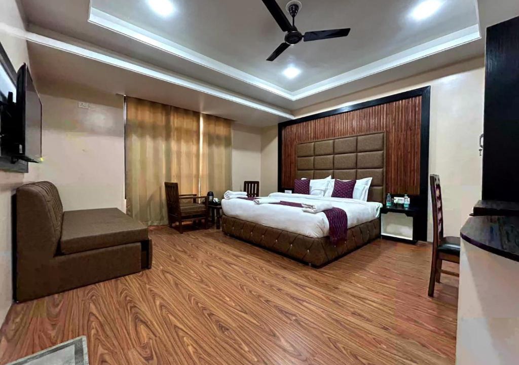 Srinagar Hotel | Fair Mount, Airport Road, Humhama Srinagar