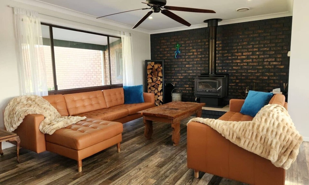 Clarence House | Fettlers Lodge - zigzag railway, peaceful, acreage, pet friendly