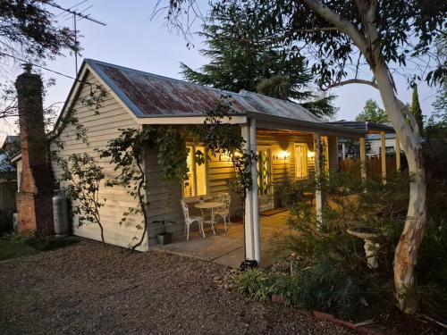 Beechworth House | Finchy Cottage