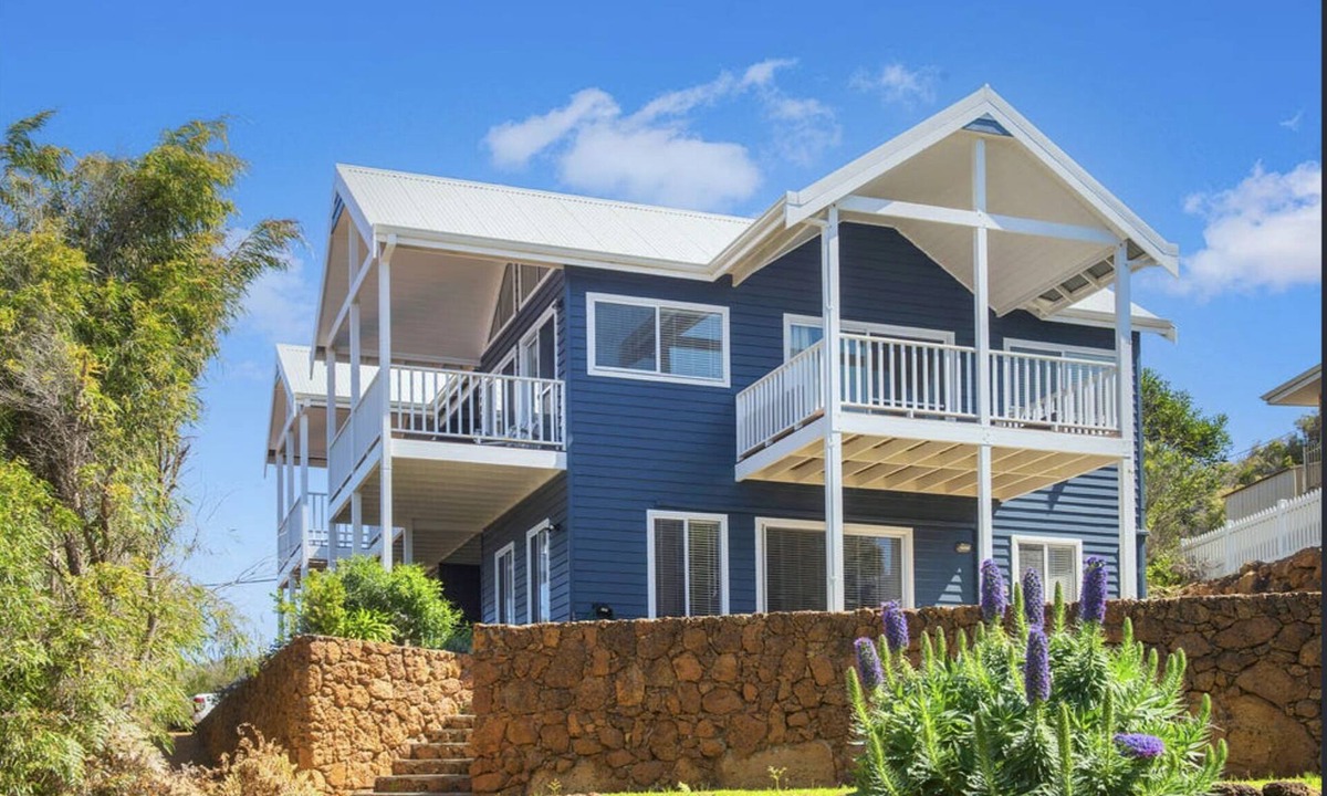 Augusta House | Flinders View Beach House (4Bed 2Bath) - Flinders View Beach House - Executive Holiday Home