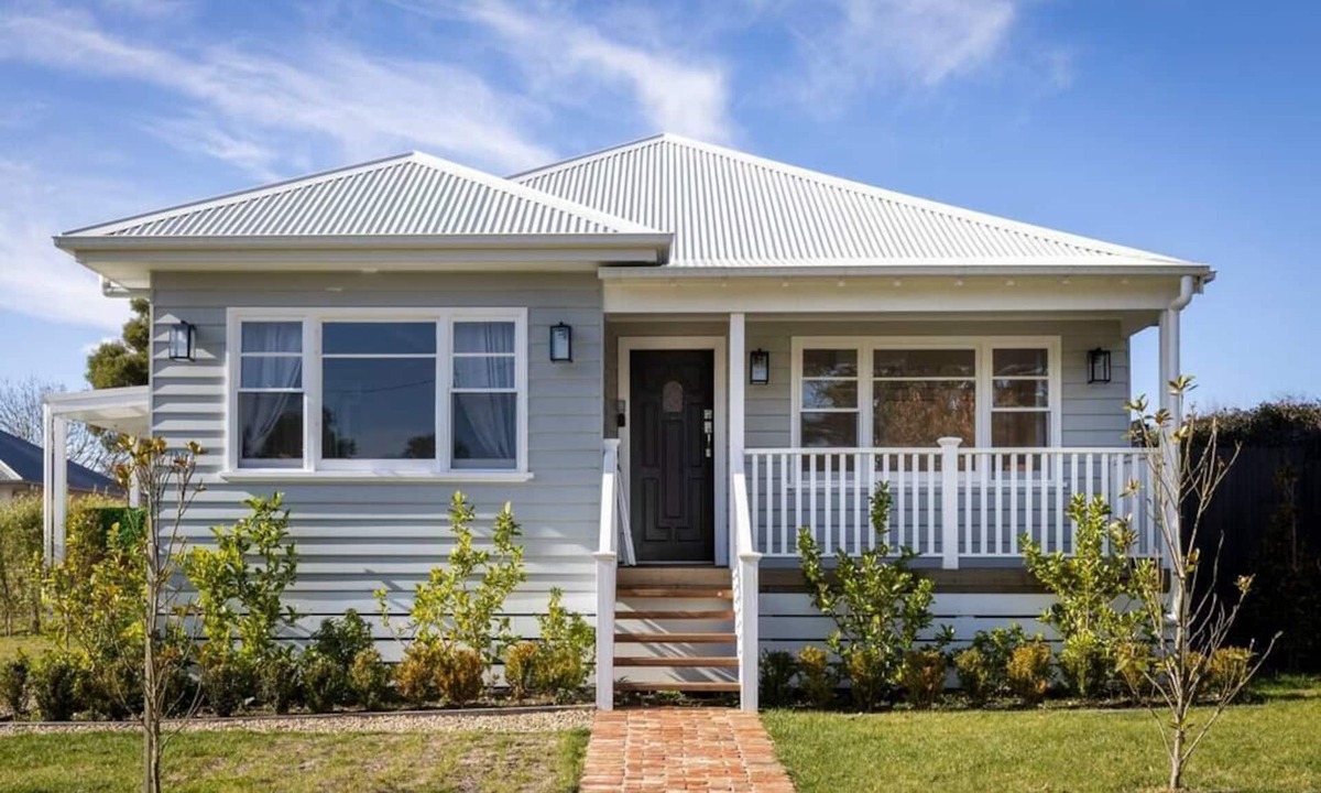 Trentham House | FOREST CORNER - 3 BEDROOM WEATHERBOARD, TRENTHAM