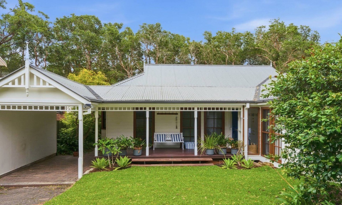 Forresters Beach House | Forries Beach Cottage