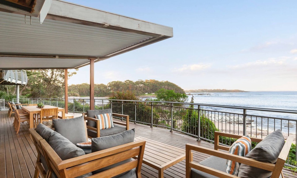 Mollymook House | FREE NIGHT. Pay for 2 stay for 3
