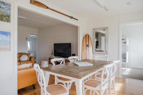 Lake Conjola House | Free night! Pay for 2 stay for 3