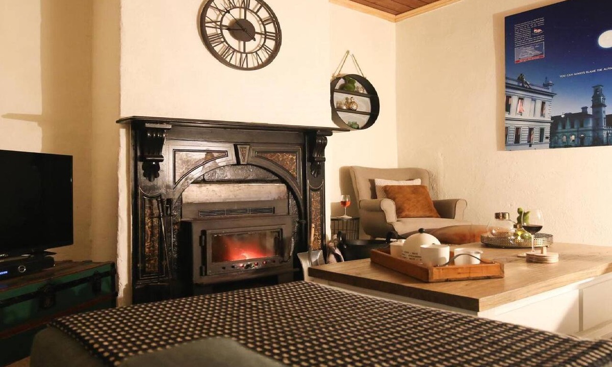 Beechworth Cottage | Gladstone House - quaint and short walk into town