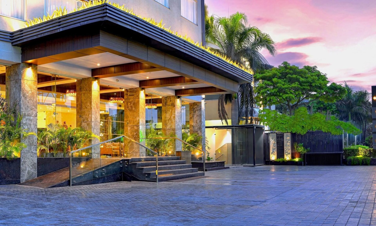 Taj Ganj Hotel | Golden Tulip Agra