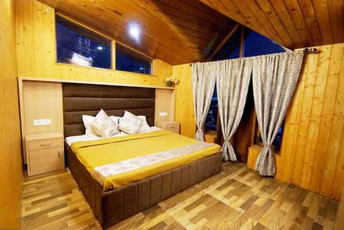 New Manali Hotel | Goroomgo Hotel Daddy Manali