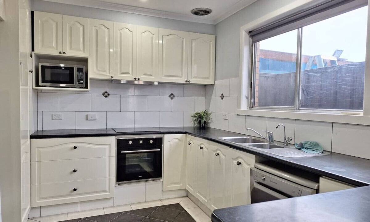 Shepparton North House | Graces House - 3 Bedroom in a great location in Shepparton