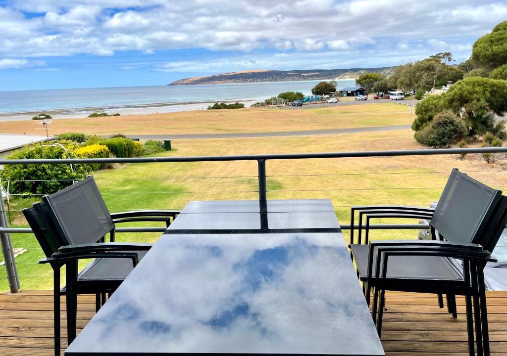 Emu Bay House | Hamilton