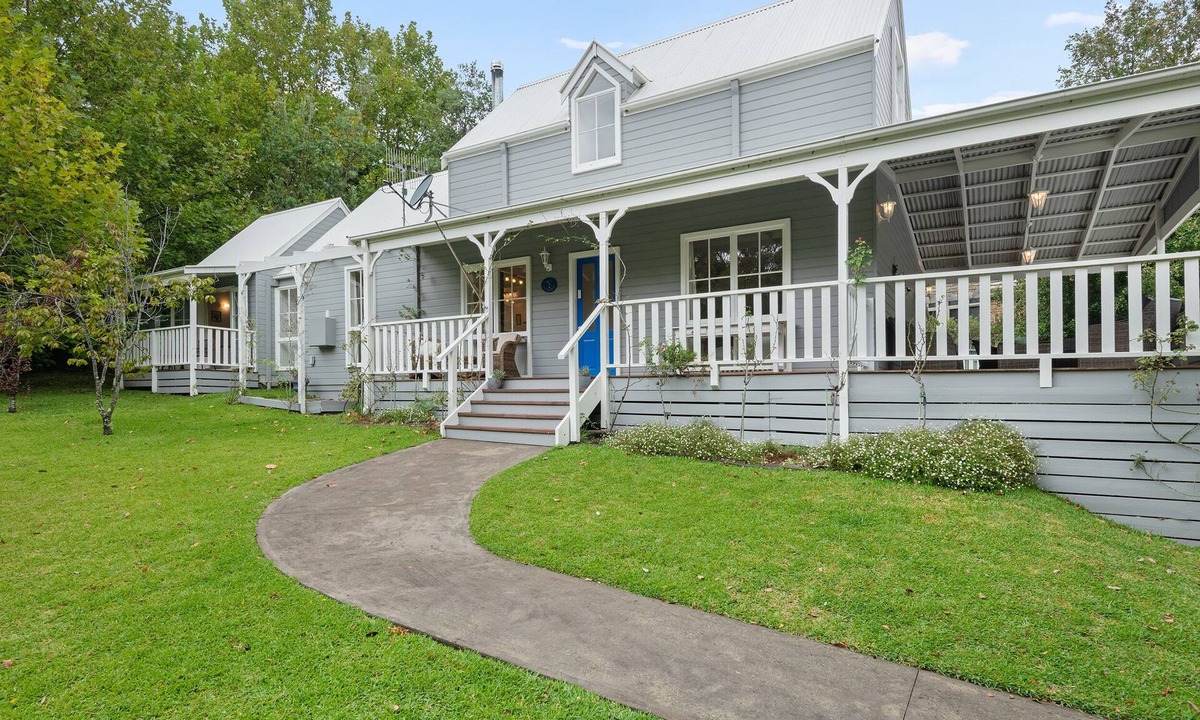 Mollymook House | Hamptons charm at Nantucket in Mollymook