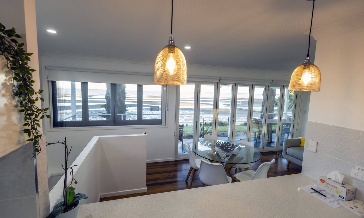 Beachmere House | Happy Tides